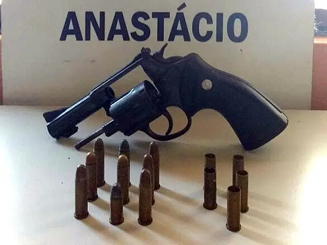 Preso por porte irregular de arma de fogo em Anastácio