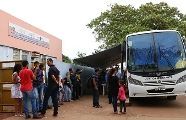 Homem pede paternidade socioafetiva na Itinerante e resgata história de vida