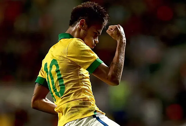 Com Neymar 'caçado', Brasil domina e vence Coreia na volta a um dos palcos do penta