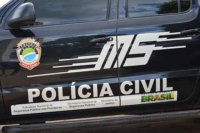 Flagrado tentando furtar casa é preso jogando pedras no imóvel