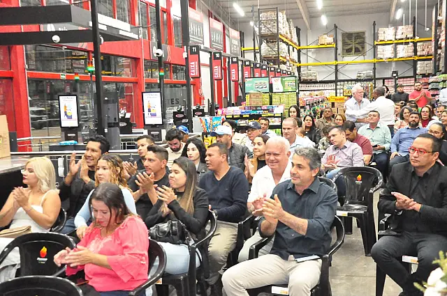 Essencial Atacado apresentado às autoridades em coquetel