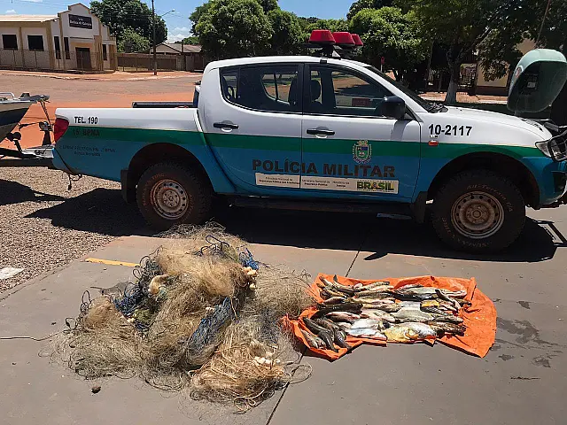 Dupla é flagrada pescando com mais de 30 redes em MS
