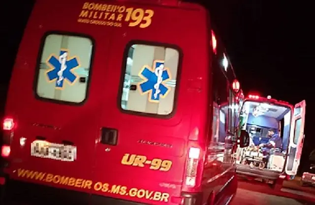 Motociclistas colidem no Centro de Anastácio e são socorridos pelo Corpo de Bombeiros