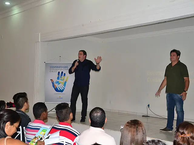 Sicredi Pantanal MS comemora sucesso de palestra sobre educação financeira