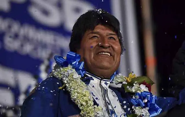 Evo Morales comemora vitória na Bolívia, com 99,99% das urnas apuradas