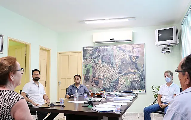 Prefeitura e empresários debatem possibilidade reabertura do comércio em Bonito