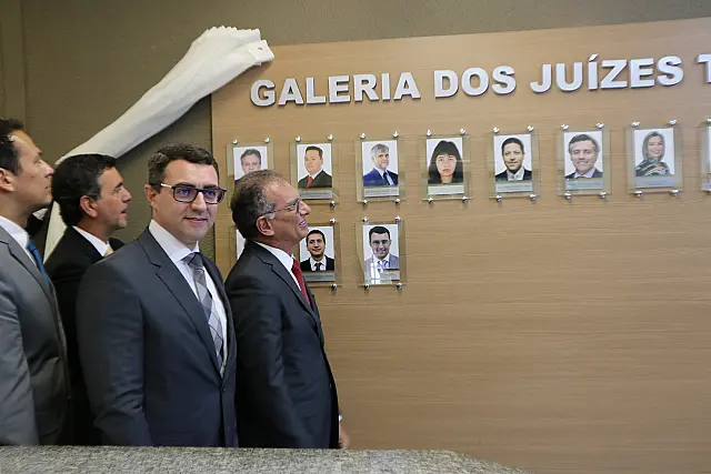 TJ instala Galeria dos Juízes Titulares e homenageia servidores em Ribas do Rio Pardo