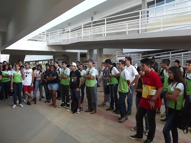 Alunos da rede pública conhecem pesquisas do campus do IFMS durante Semana de Ciência e Tecnologia