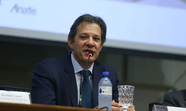 Haddad diz que pacote para carro popular recebe aval de Lula