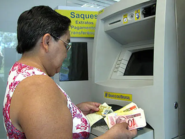 Governo deposita salário dos servidores neste sábado