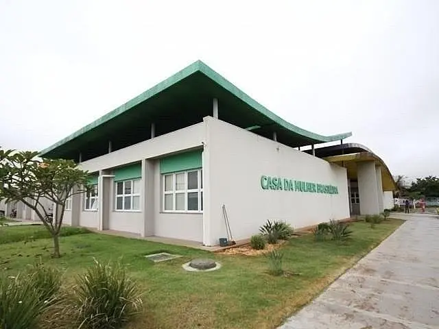 Menina de 12 anos pede socorro na rua e padastro é preso por estupro