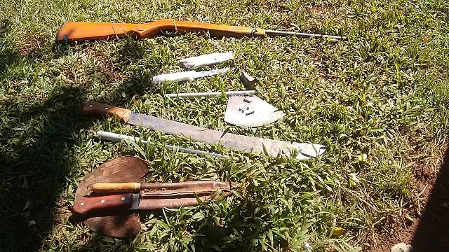 PMA apreende caçador com rifle, munições e facas