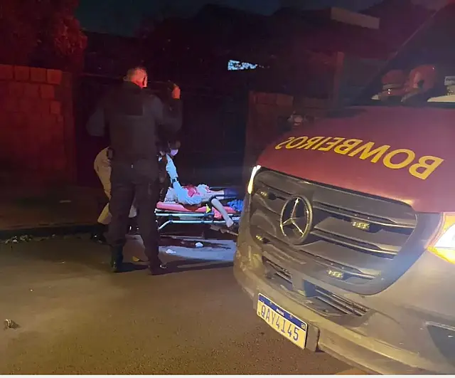 Homem morre ao ser perseguido e esfaqueado nas costas por motociclista