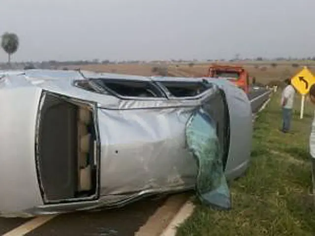 Acidente com carro oficial mata uma pessoa e deixa quatro feridos