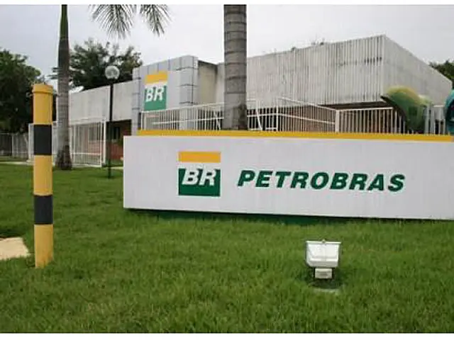 Petrobras abre inscrições com salários de até R$ 6 mil