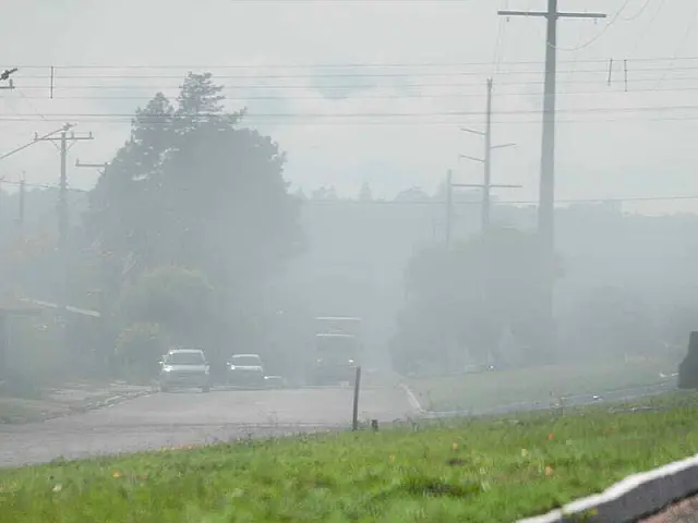 Galpão pega fogo durante madrugada em Campo Grande