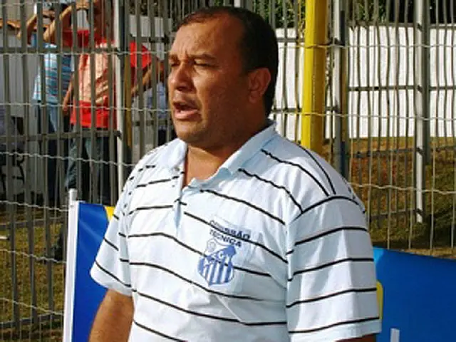 Com foco no crescimento do Azulão, Mauro descarta relaxamento na última rodada