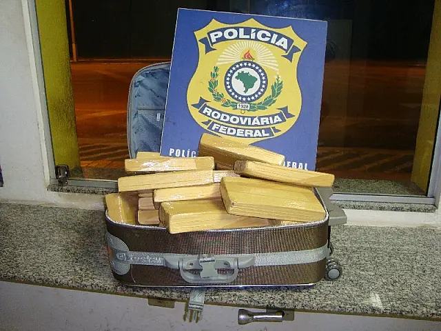 Jovem é preso com 29 quilos de maconha em ônibus