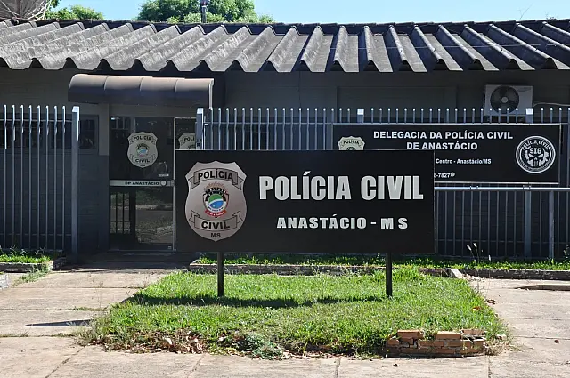 Polícia prende jovens por tráfico de drogas em Anastácio