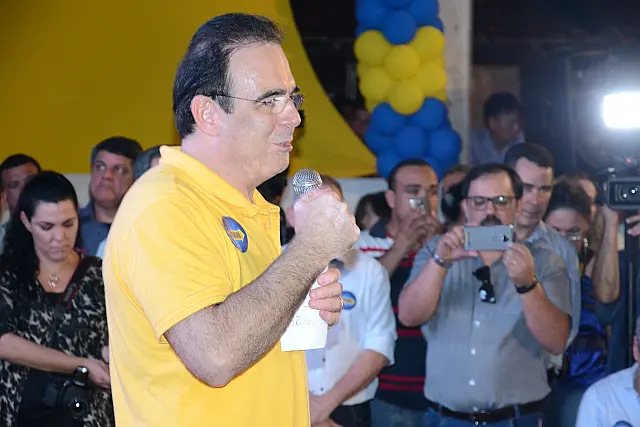 Orro analisa prazo para pavimentação de rodovias e da Manoel Murtinho