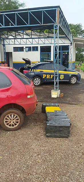 PRF apreende 128 kg de maconha na BR-376