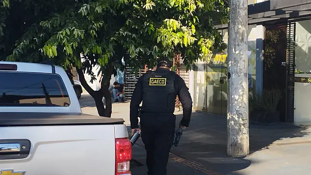Gaeco realiza busca em fornecedora de uniformes do Aquidauanense