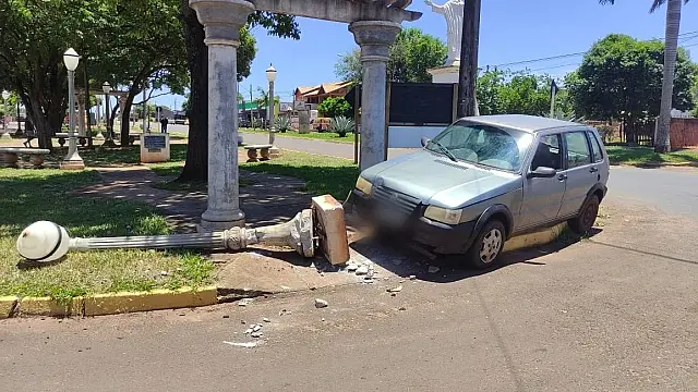 Bebedeira de fim de semana é encerrada por poste de luz