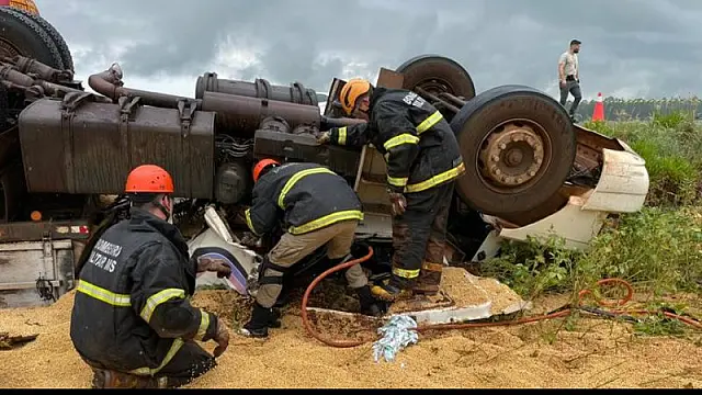 Motorista de carreta morre em acidente na MS-386