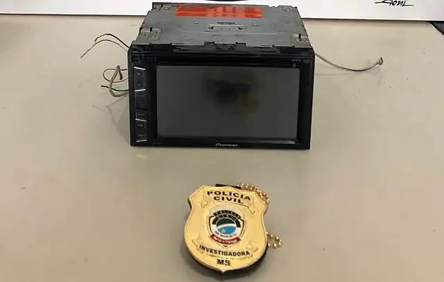 Policiais recuperam aparelho de som furtado