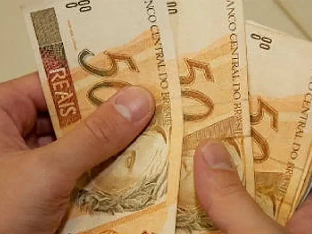 Primeira parcela do 13º deve ser paga até 30 de novembro