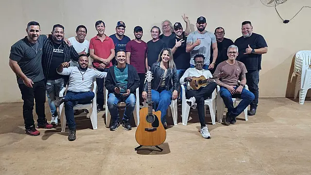 Entre acordes e amizades, músicos vivem noite especial em Aquidauana