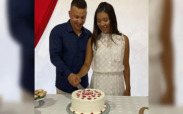 Familía faz homenagem à jovens recém casados