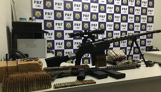 Armamento de guerra e munições são apreendidos pela PRF na BR-262