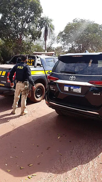 Hilux SW4 furtada em Minas Gerais é recuperada pela PRF de Corumbá