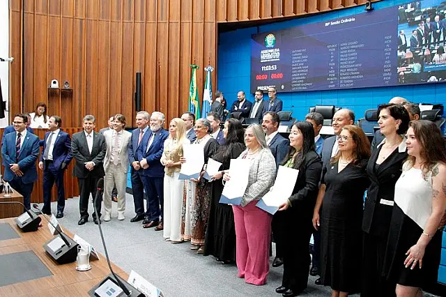 Biólogos são homenageados na ALEMS pelos 45 anos de regulamentação da profissão