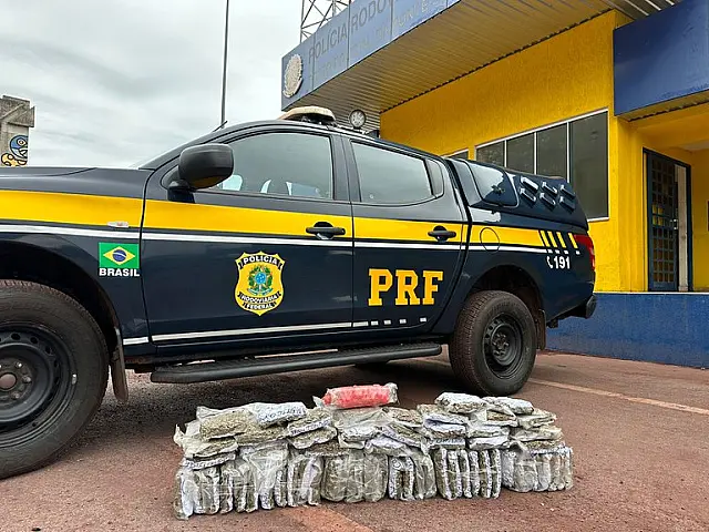 PRF apreende 31 kg de maconha e 1,3 kg de cocaína Corumbá