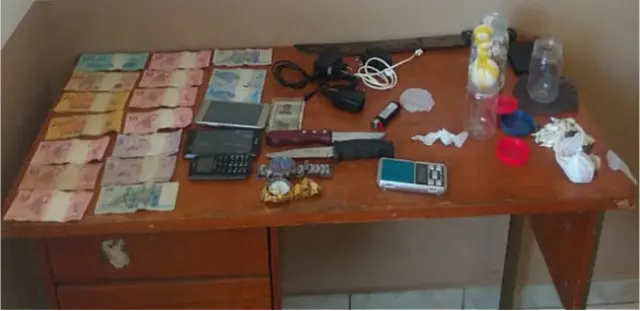 PM fecha boca do Urubu, prende traficante e captura mulher foragida da justiça