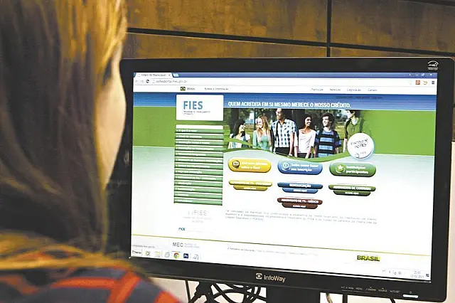 Fies mantém limite de R$ 5 mil por mês para financiamento estudantil