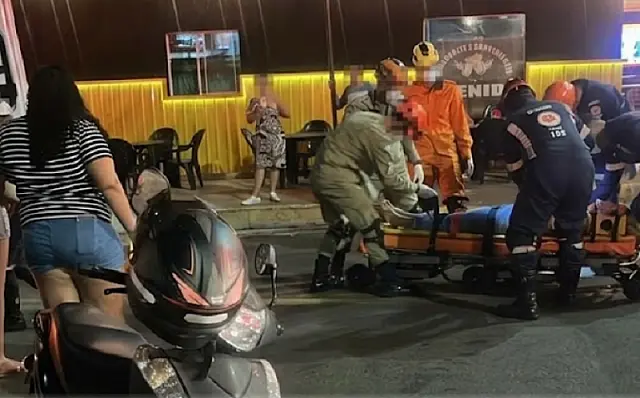 Mulher cai de moto após atingir retrovisor de carro em Aquidauana