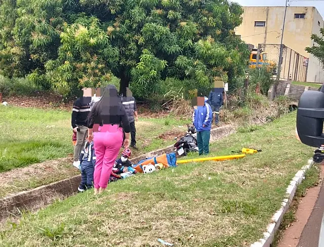 Motociclista é encaminhado para capital após acidente em Anastácio