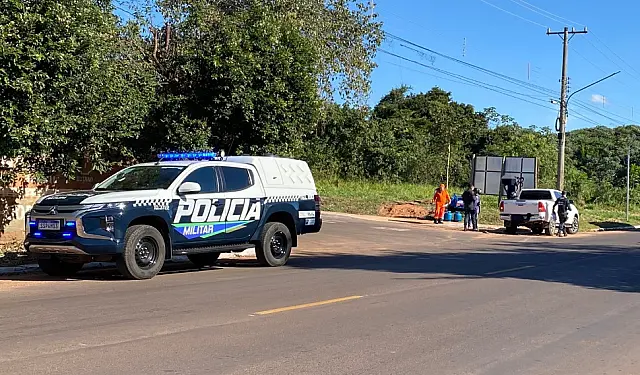 Colisão entre moto e caminhonete deixa motociclista ferido em Anastácio
