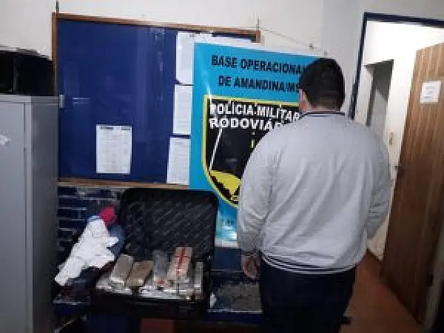 Paraguaio é preso transportando mais de 13kg de maconha em ônibus