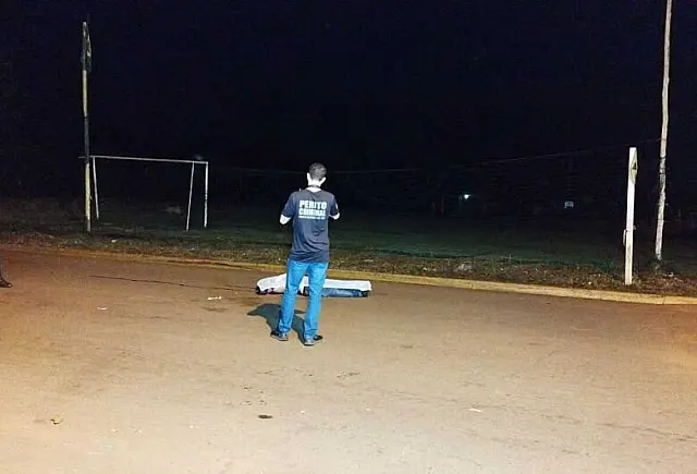 Homem é assassinado em frente a conveniência ao tentar separar briga de bêbados