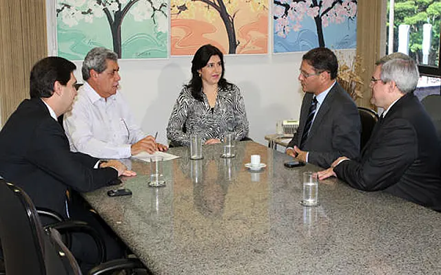 Governador recebe novo superintendente do Banco do Brasil em MS