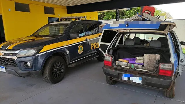 PRF apreende 543 kg de maconha em veículo com placas falsas em Nova Andradina