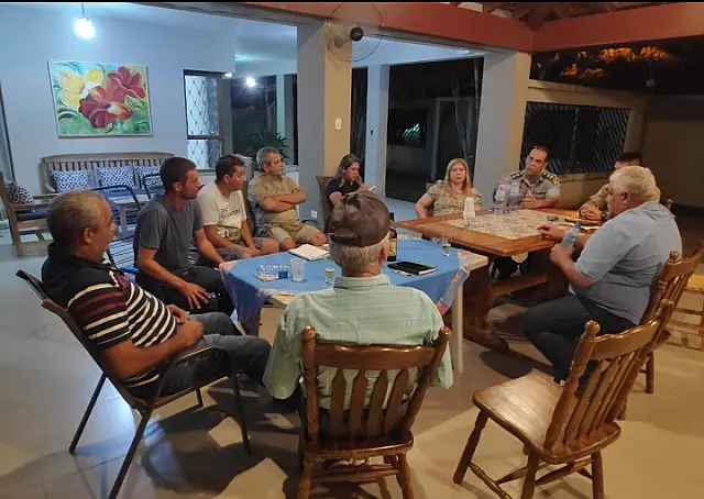 Prevenção, policiamento e solidariedade pautam reunião com produtores