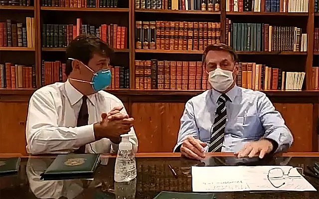 Após resultado da contra-prova, Bolsonaro diz em rede social que seu exame de coronavírus deu negativo