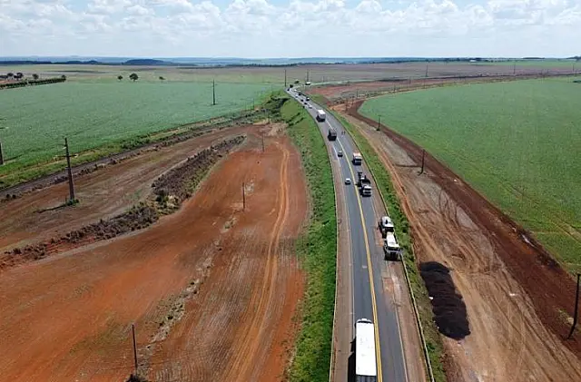 Governo de MS acompanha início dos trabalhos de consórcio no sistema rodoviário da MS-112