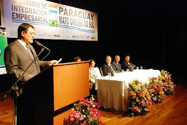 Longen defende avanço das relações comerciais com o Paraguai