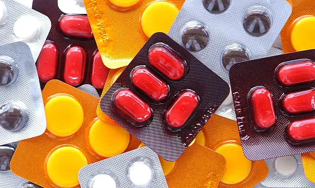 OMS anuncia nova suspensão de testes com hidroxicloroquina